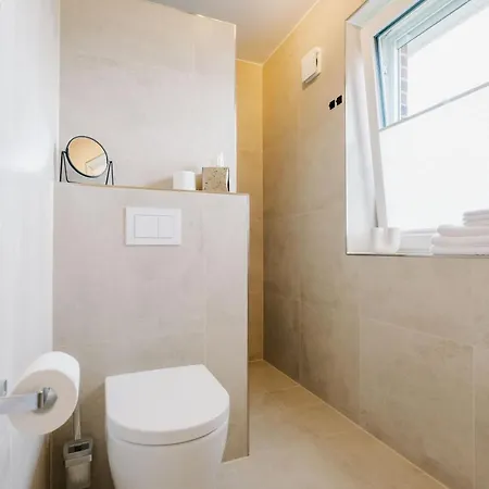 Kuesten De - 2 Direkte Deichlage, Balkon, 77qm *