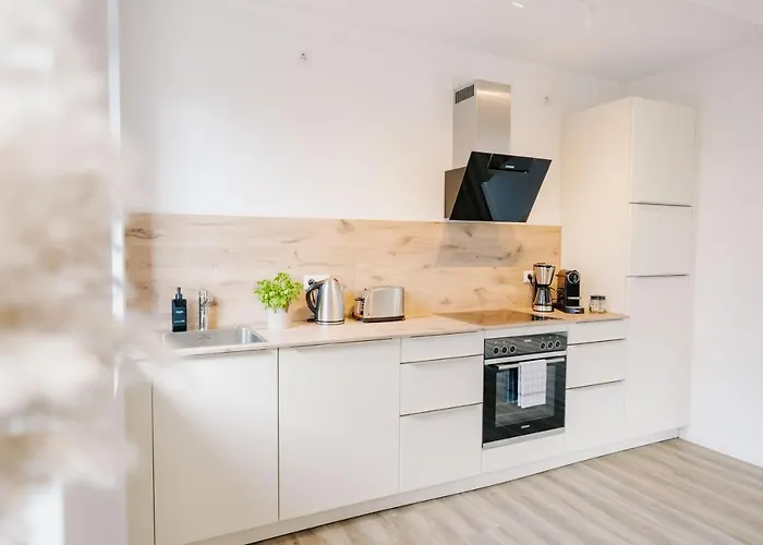 Apartment Küsten De - 2 Direkte Deichlage, Balkon, 77qm Greetsiel